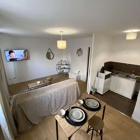 Appartement Grand Cosy Et Bien Equipe Noisy-le-Grand